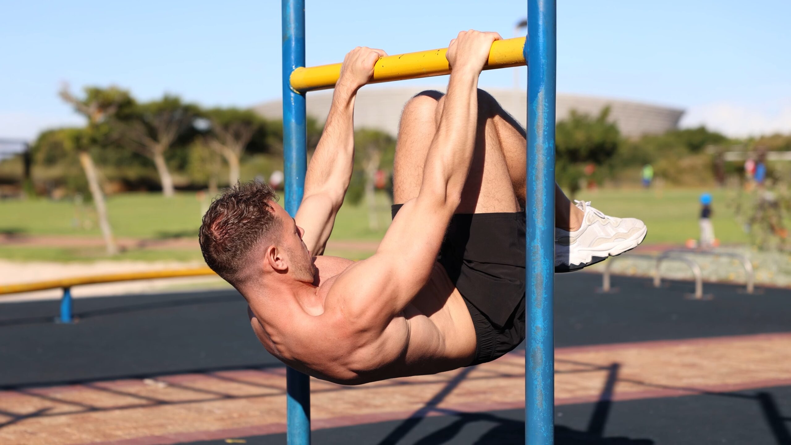 Calisthenics vs CrossFit health